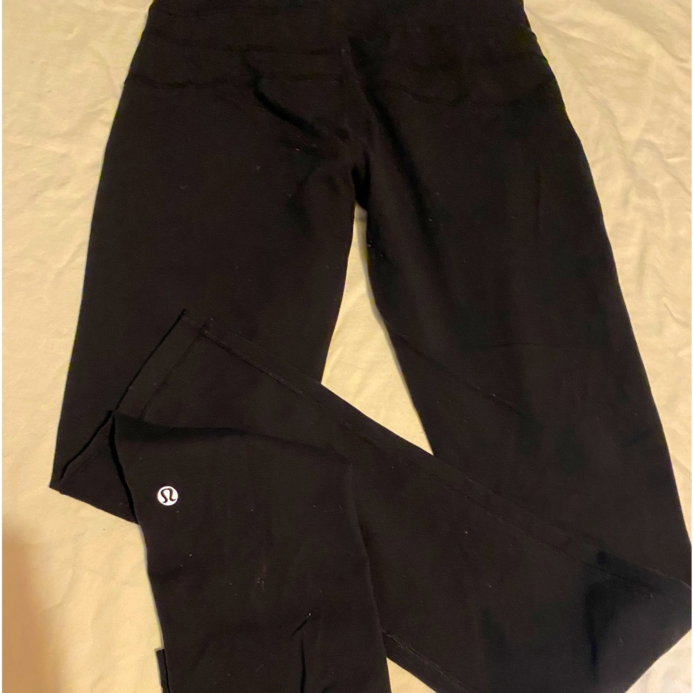 Lululemon leggings they’re long black size 6